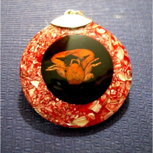 Vintage Round Pendant Red & White Shell Inlay Crab Design Sterling Silver Bale - Picture 1 of 3